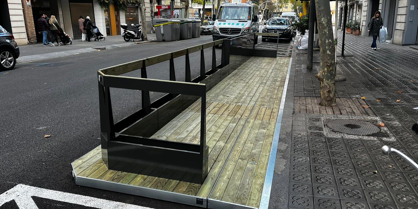 Anuncio de la convocatoria por el otorgamiento de subvenciones por la instalación de plataformas homologadas en calzada por las terrazas de la ciudad de Barcelona, año 2023